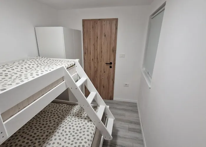 Hiska Betnava - G115 펜션 *